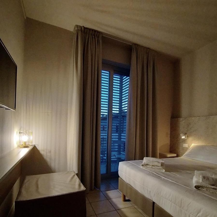 Hotel Benvenuto Каорле Экстерьер фото