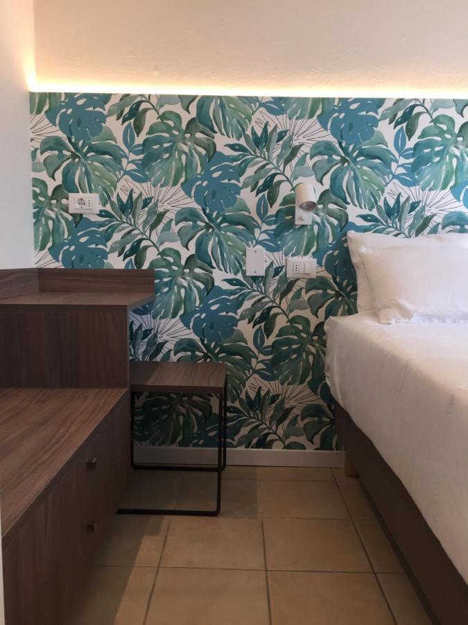 Hotel Benvenuto Каорле Экстерьер фото