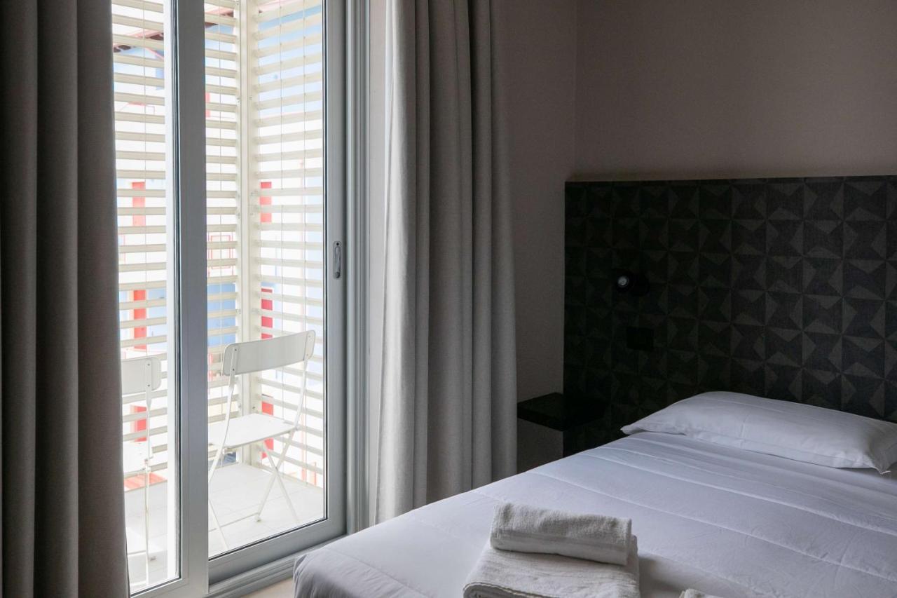 Hotel Benvenuto Каорле Экстерьер фото
